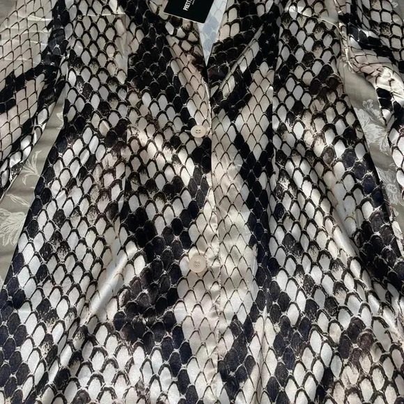 Pretty Little Thing PLT Grey Satin Snake Print Blazer Dress Size 8 Womens NWT - Picture 3 of 7